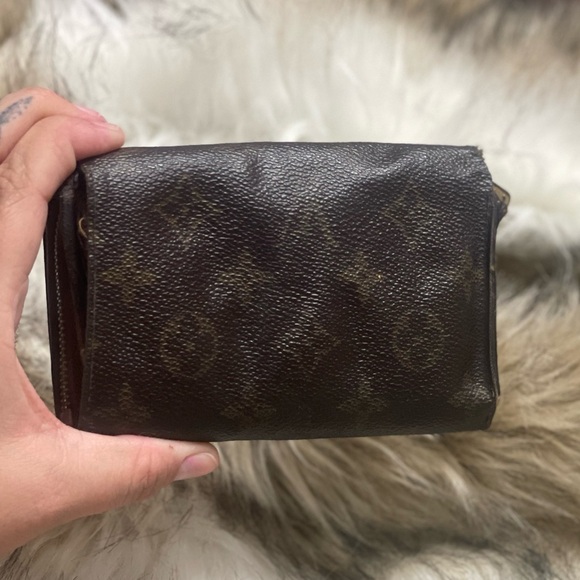 Louis Vuitton VINTAGE REHAB Wallet - Picture 15 of 17
